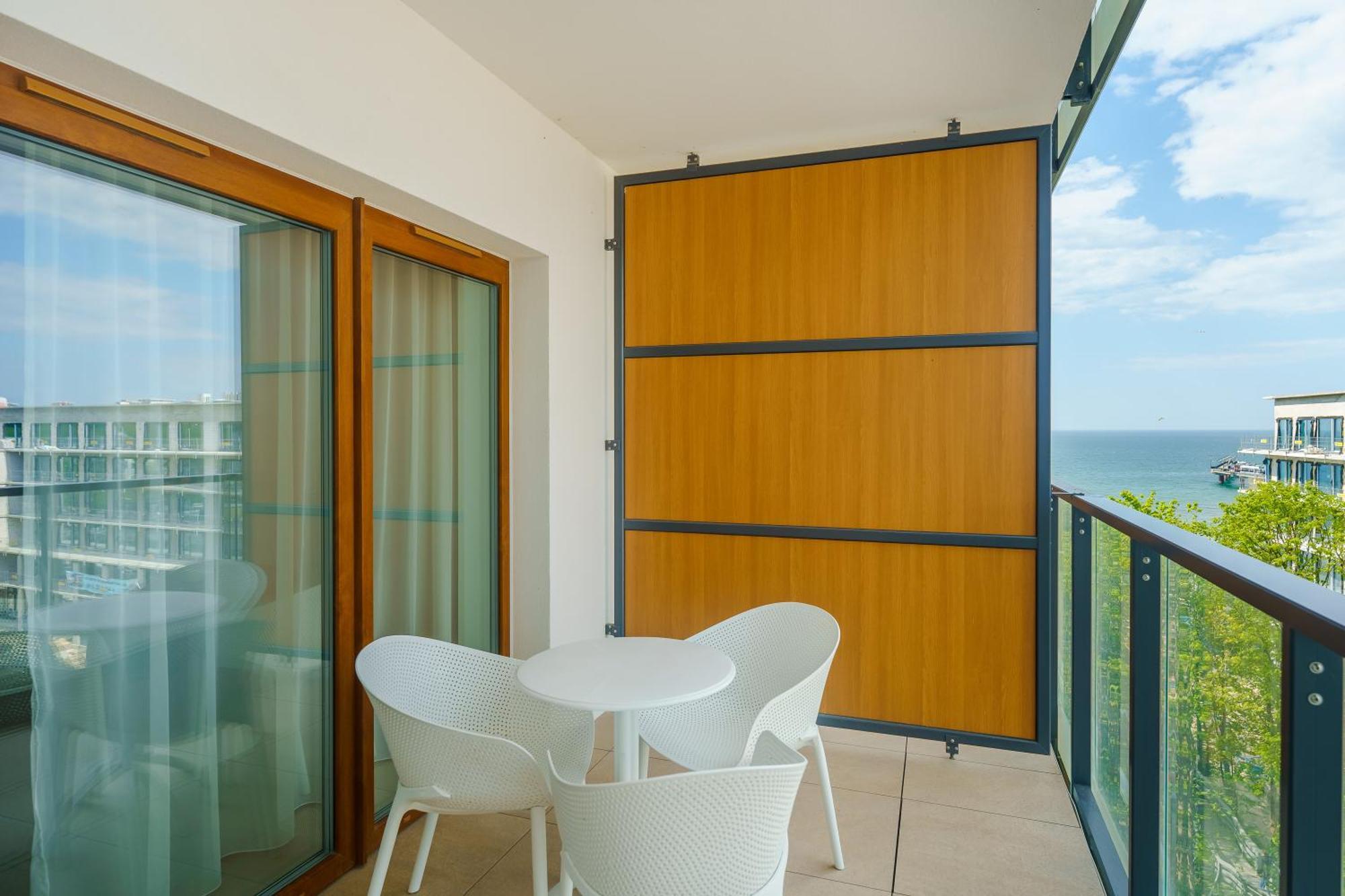Aquamarina Prima Deluxe Studios With Sea View By Noclegi Renters Miedzyzdroje Exterior foto