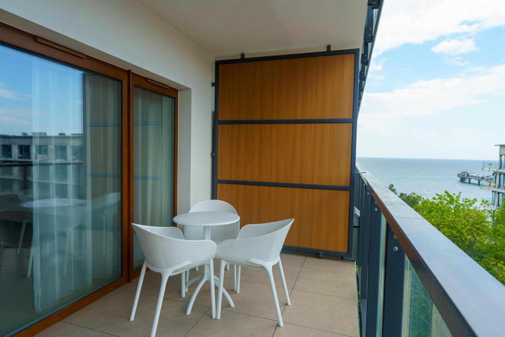Aquamarina Prima Deluxe Studios With Sea View By Noclegi Renters Miedzyzdroje Exterior foto